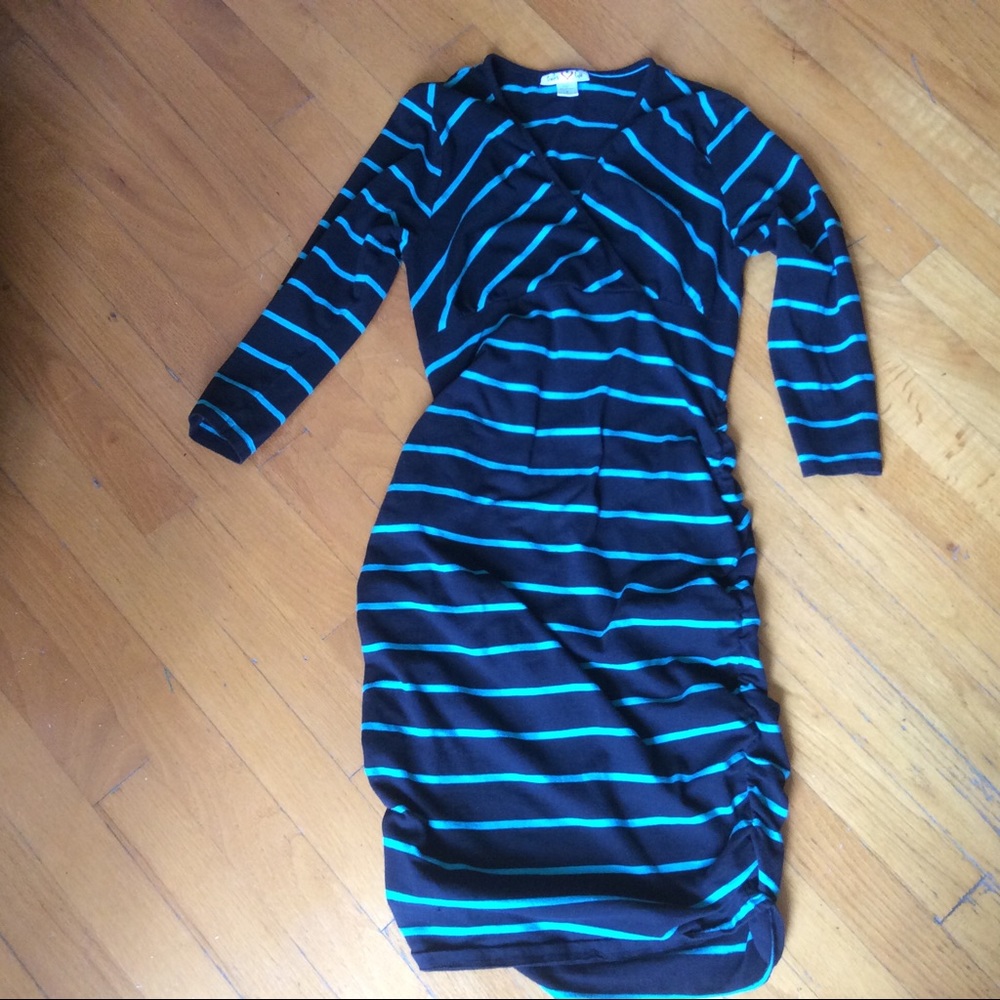 Times Two V neck Maternity dress - Picture 7 of 7